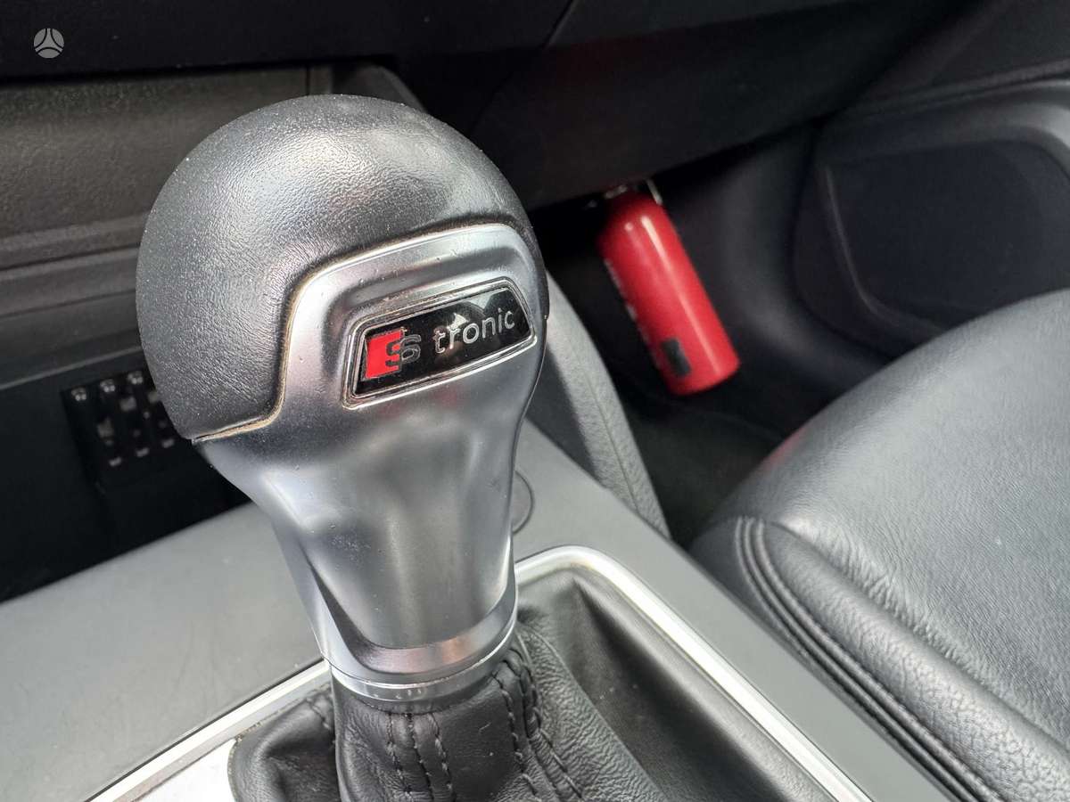Audi Q2, 1.6 l., Внедорожник / Кроссовер