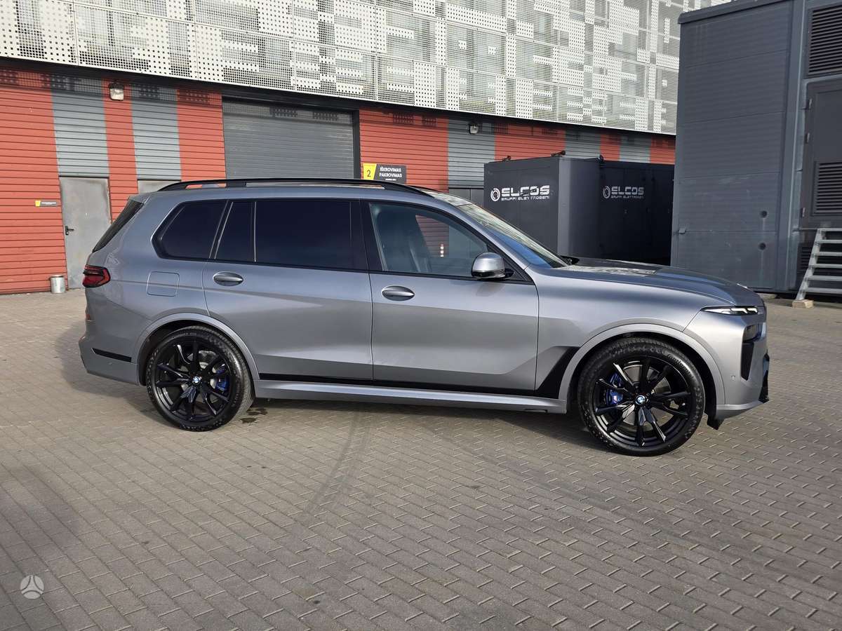 BMW X7, 3.0 l., Минивэн