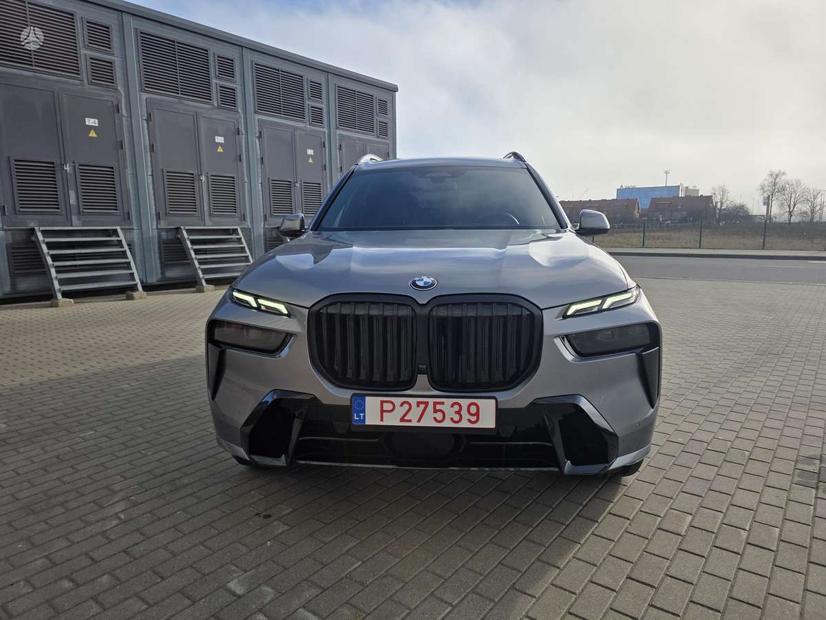 BMW X7, 3.0 l., Минивэн