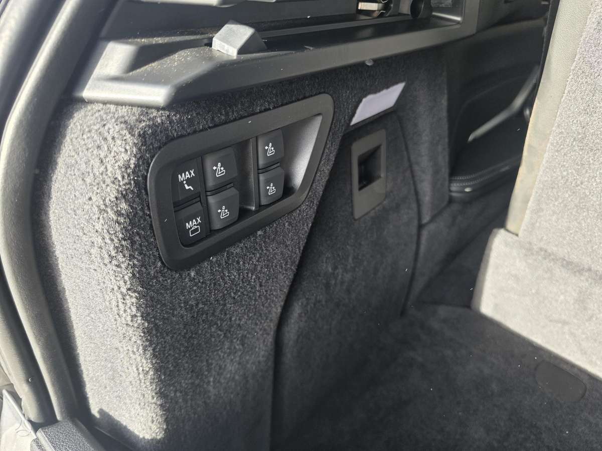 BMW X7, 3.0 l., Минивэн