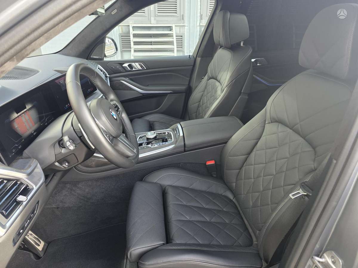 BMW X7, 3.0 l., Минивэн