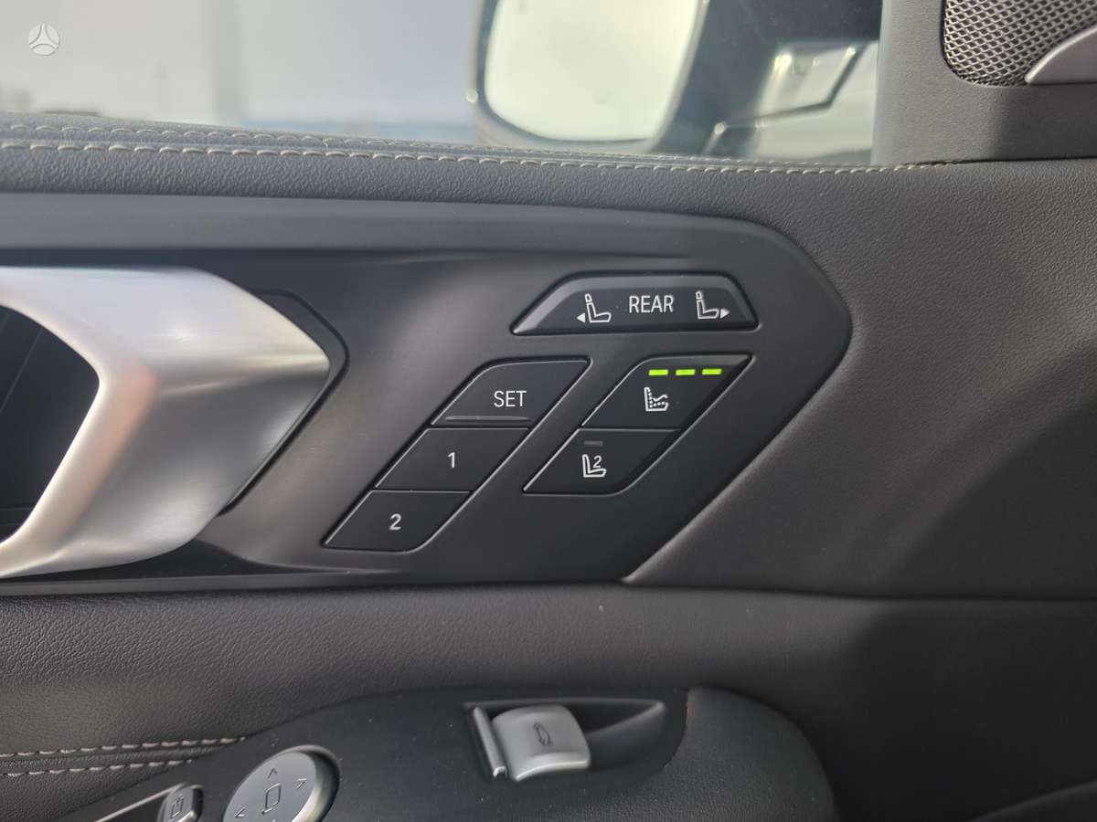 BMW X7, 3.0 l., Минивэн
