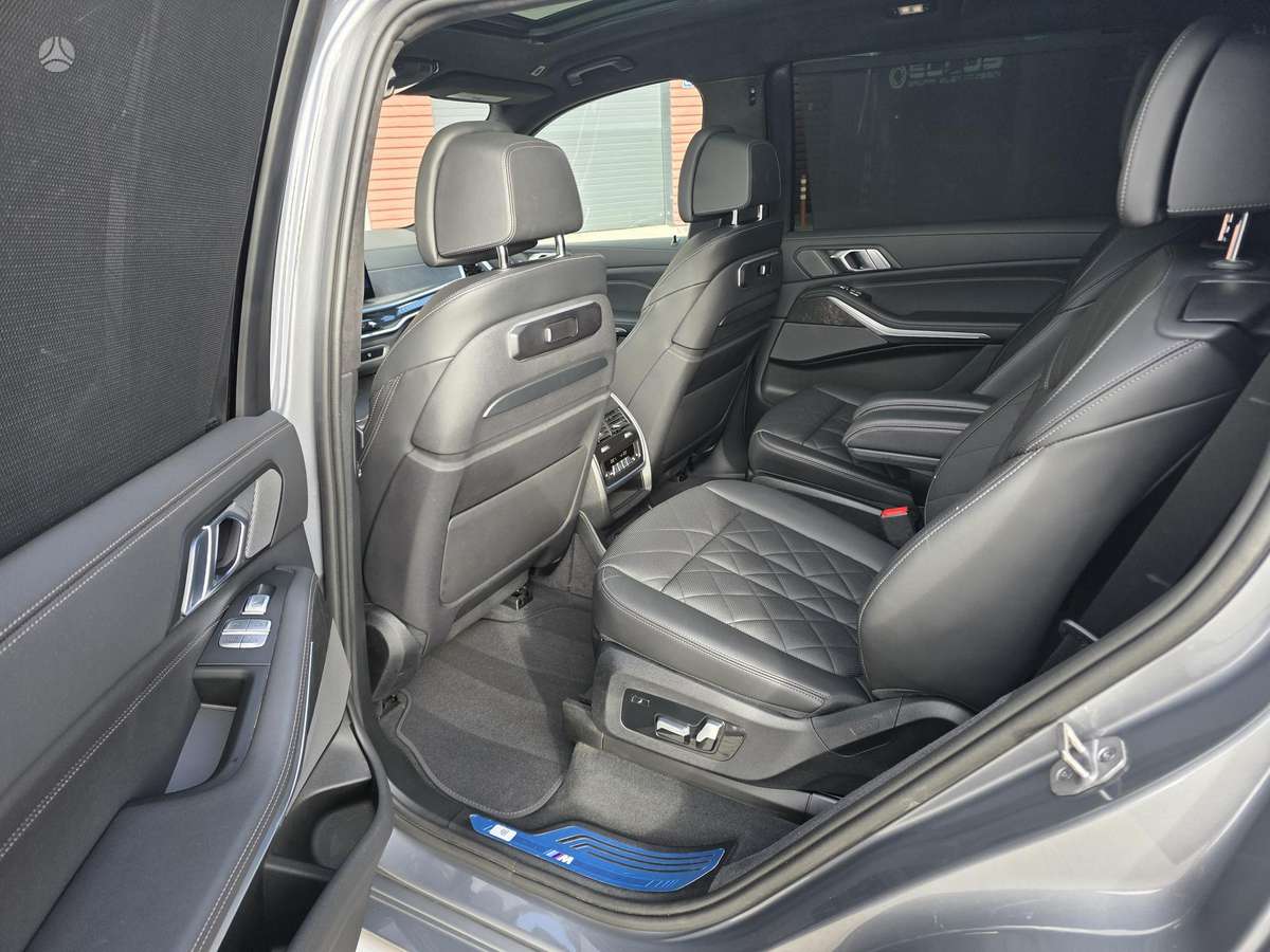BMW X7, 3.0 l., Минивэн