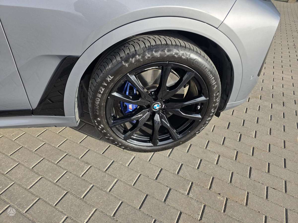 BMW X7, 3.0 l., Минивэн