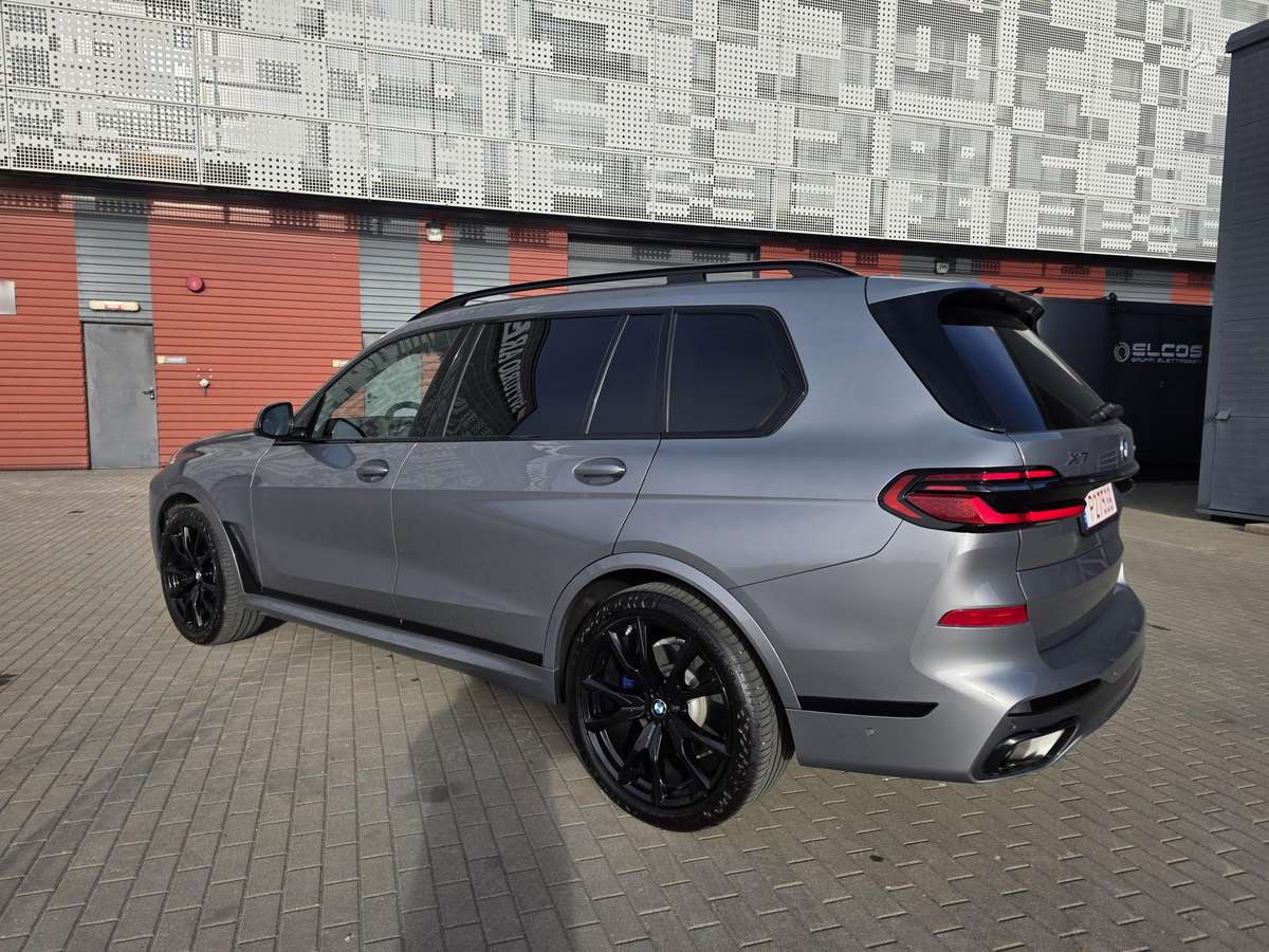 BMW X7, 3.0 l., Минивэн