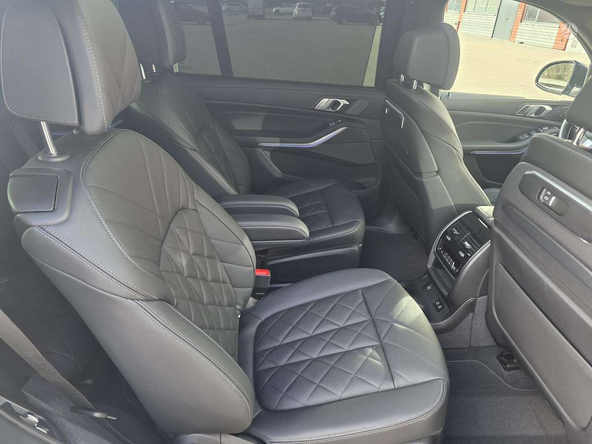 BMW X7, 3.0 l., Минивэн