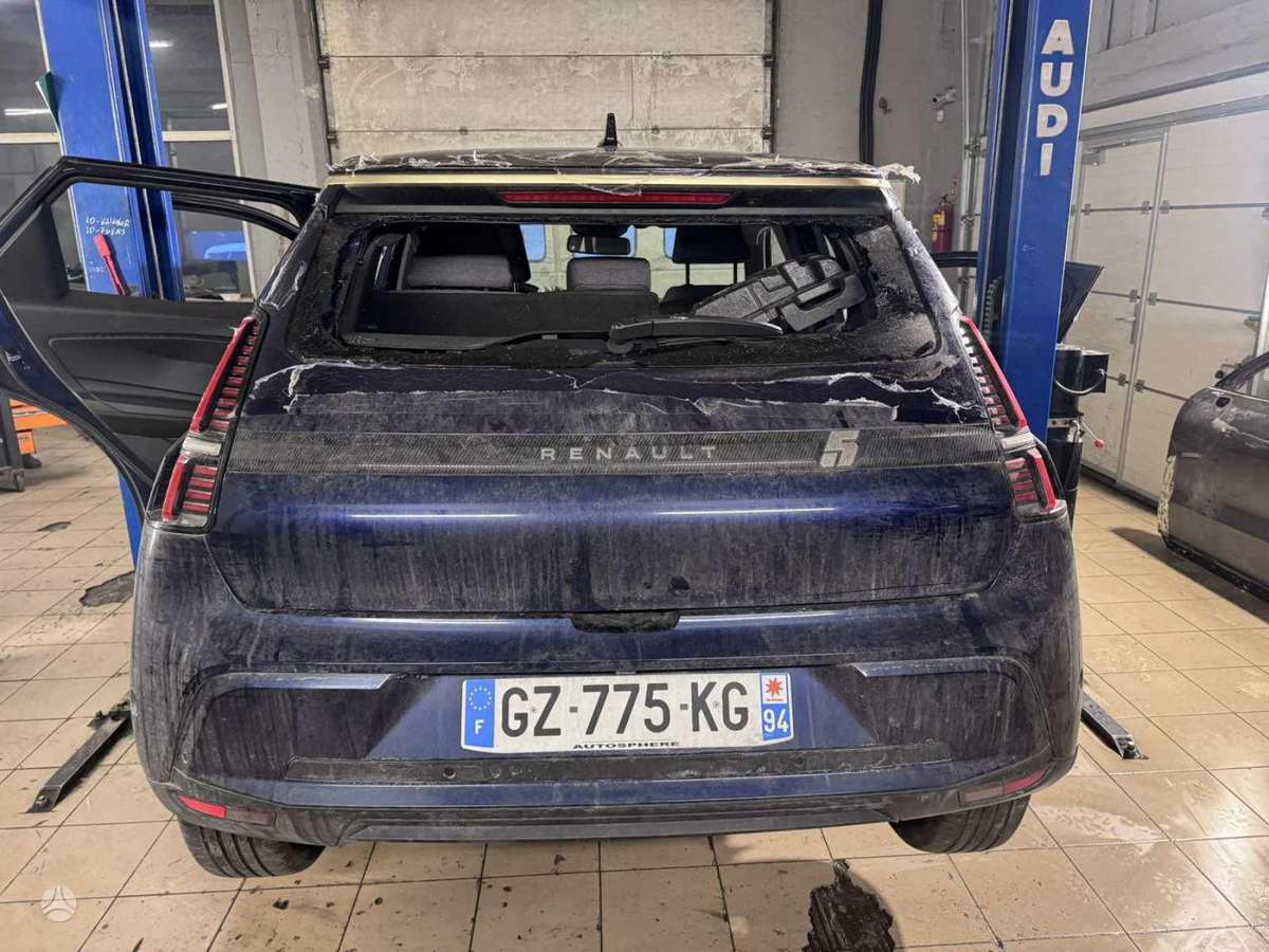 Renault 5 E-Tech for parts