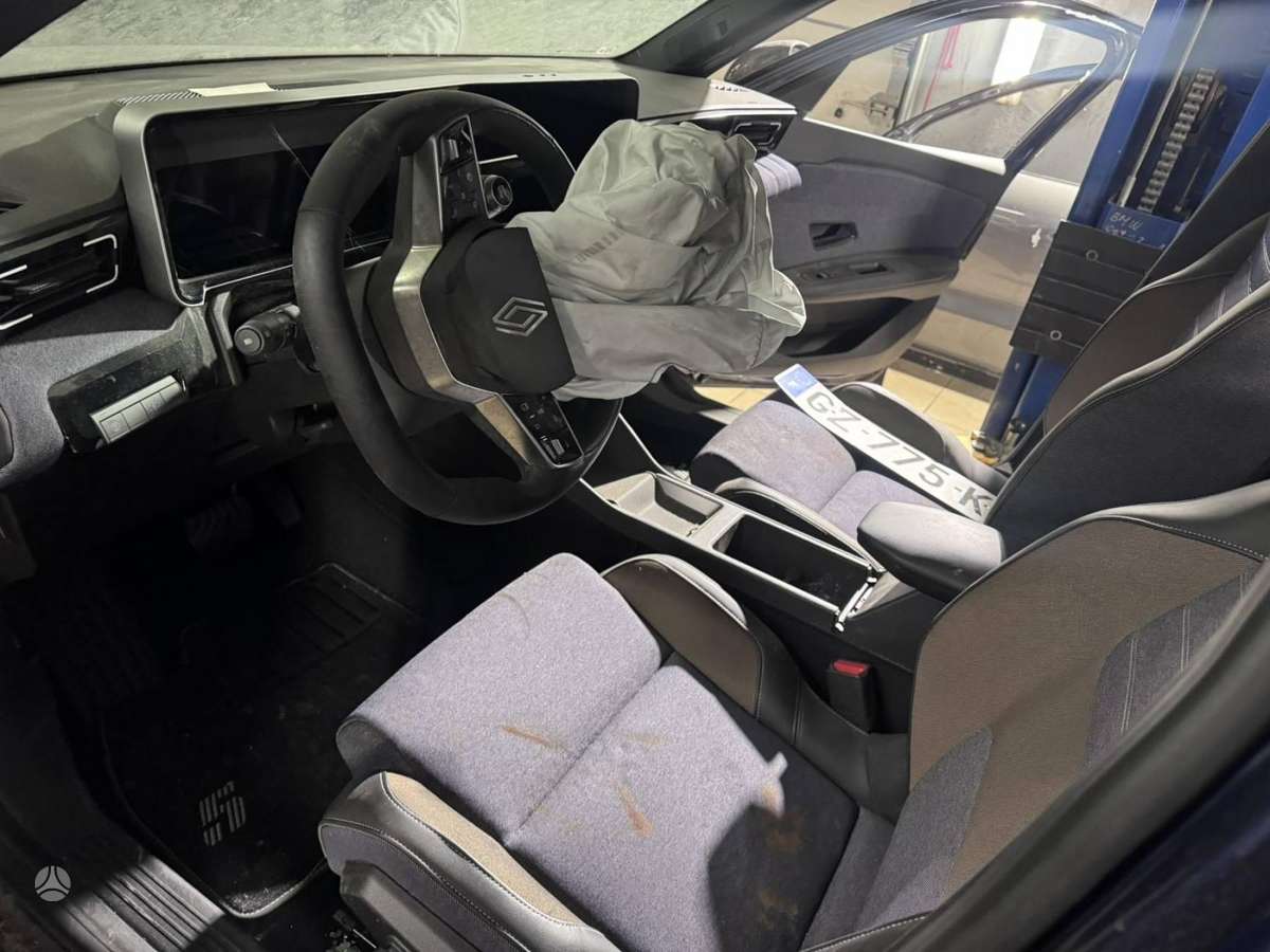 Audi A6 dalimis