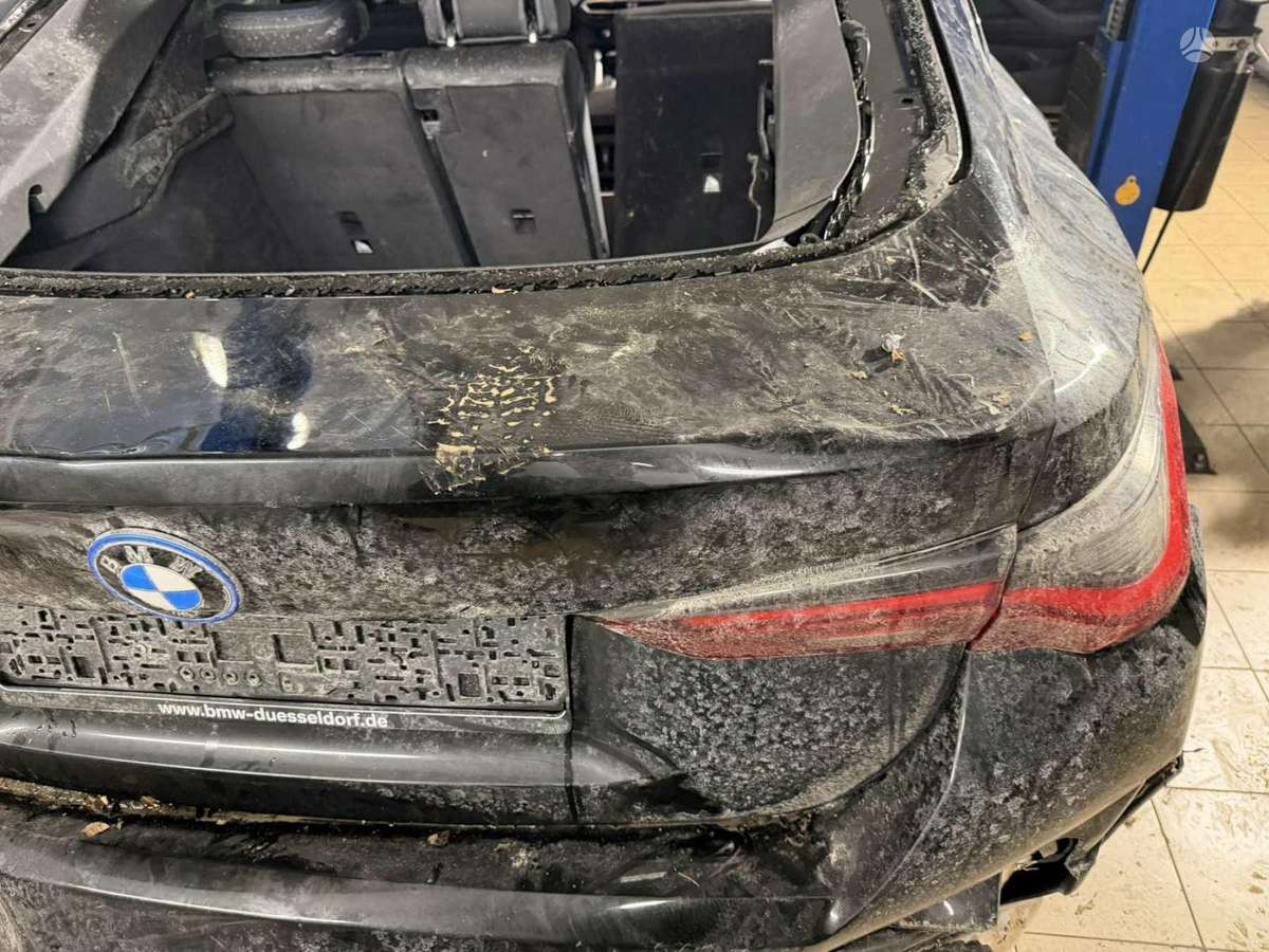 BMW i4 for parts