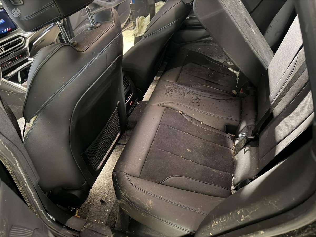 BMW i4 rezerves daļās