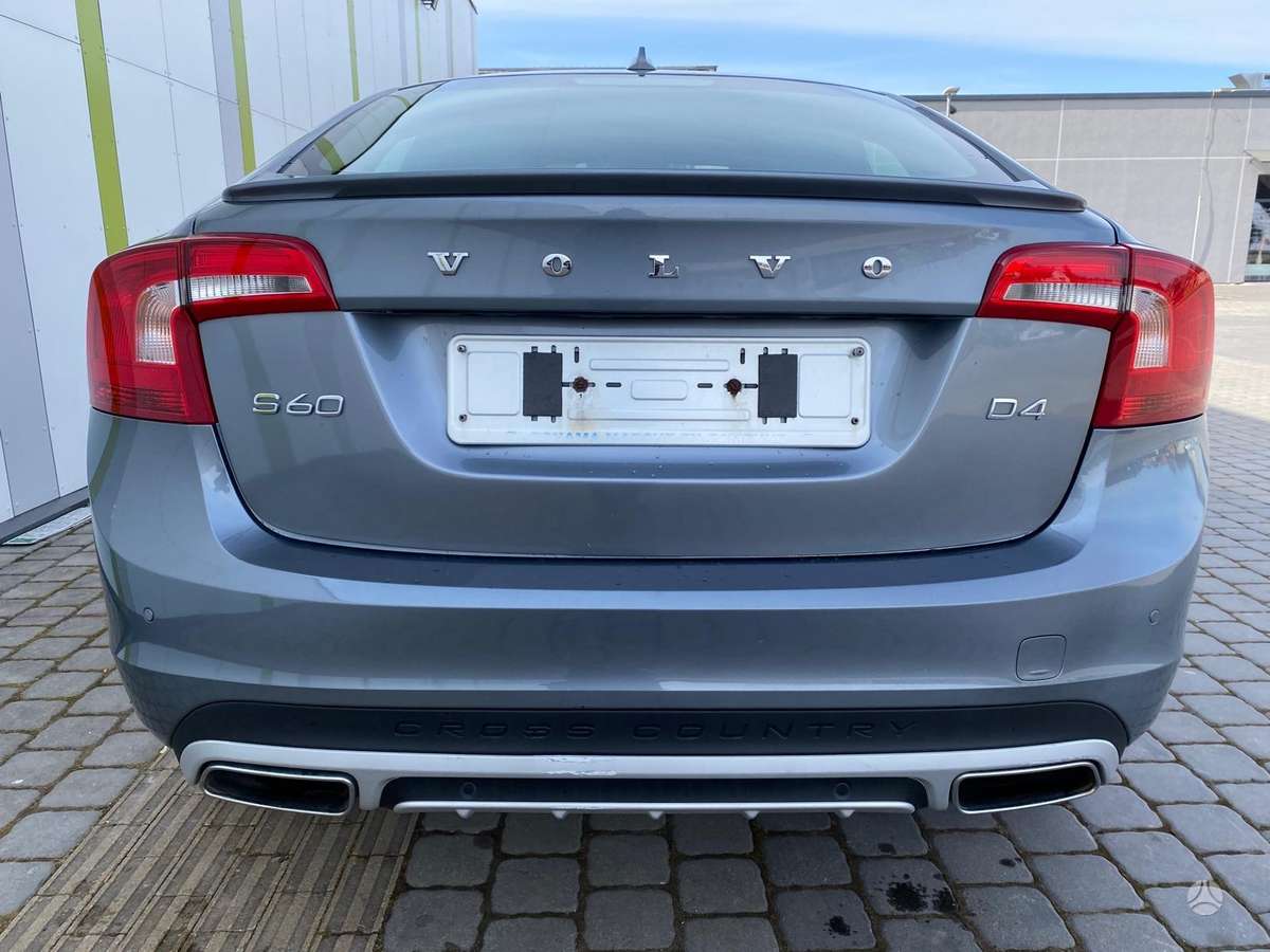 Volvo S60 Cross Country - 4