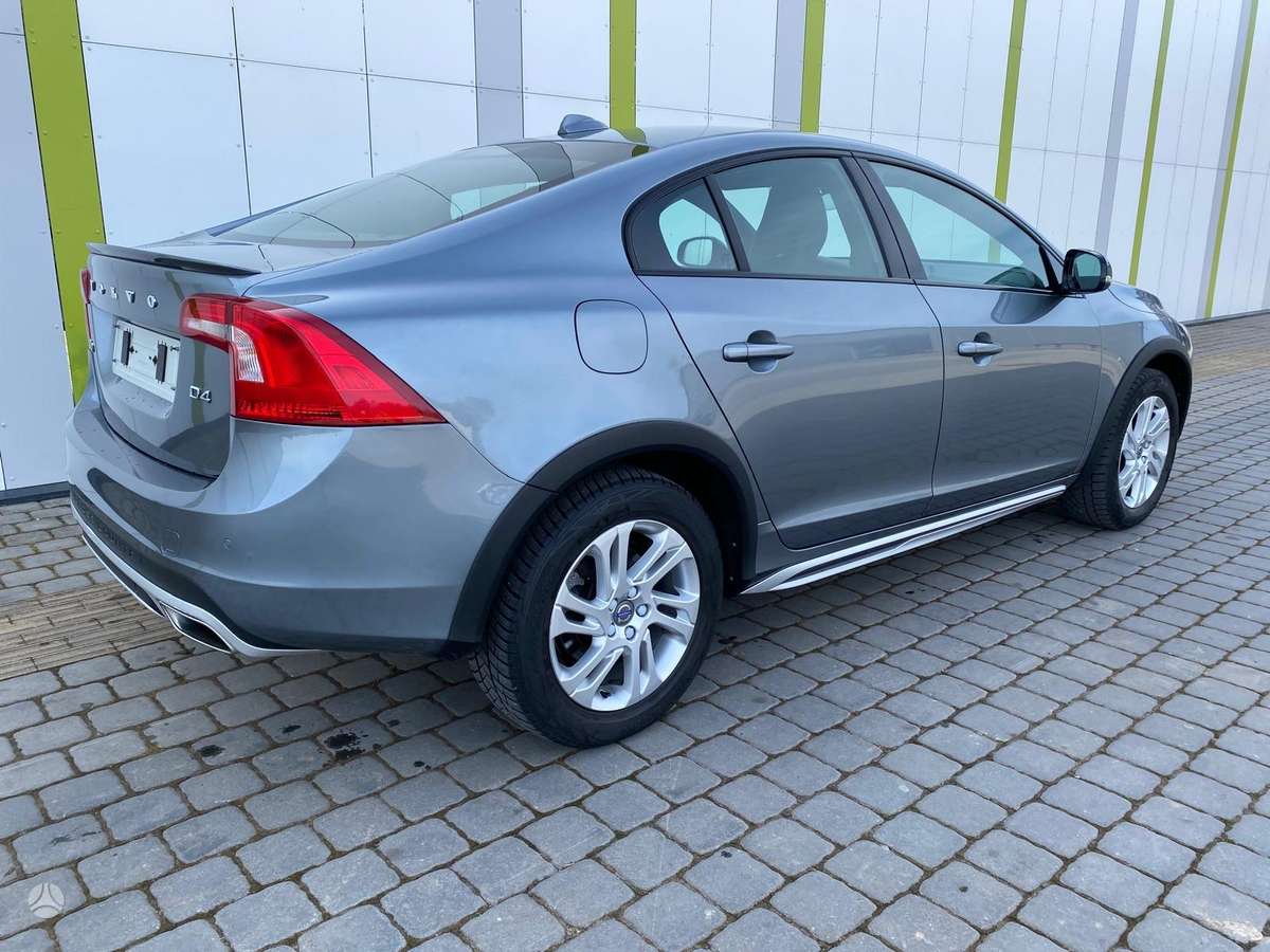 Volvo S60 Cross Country - 5