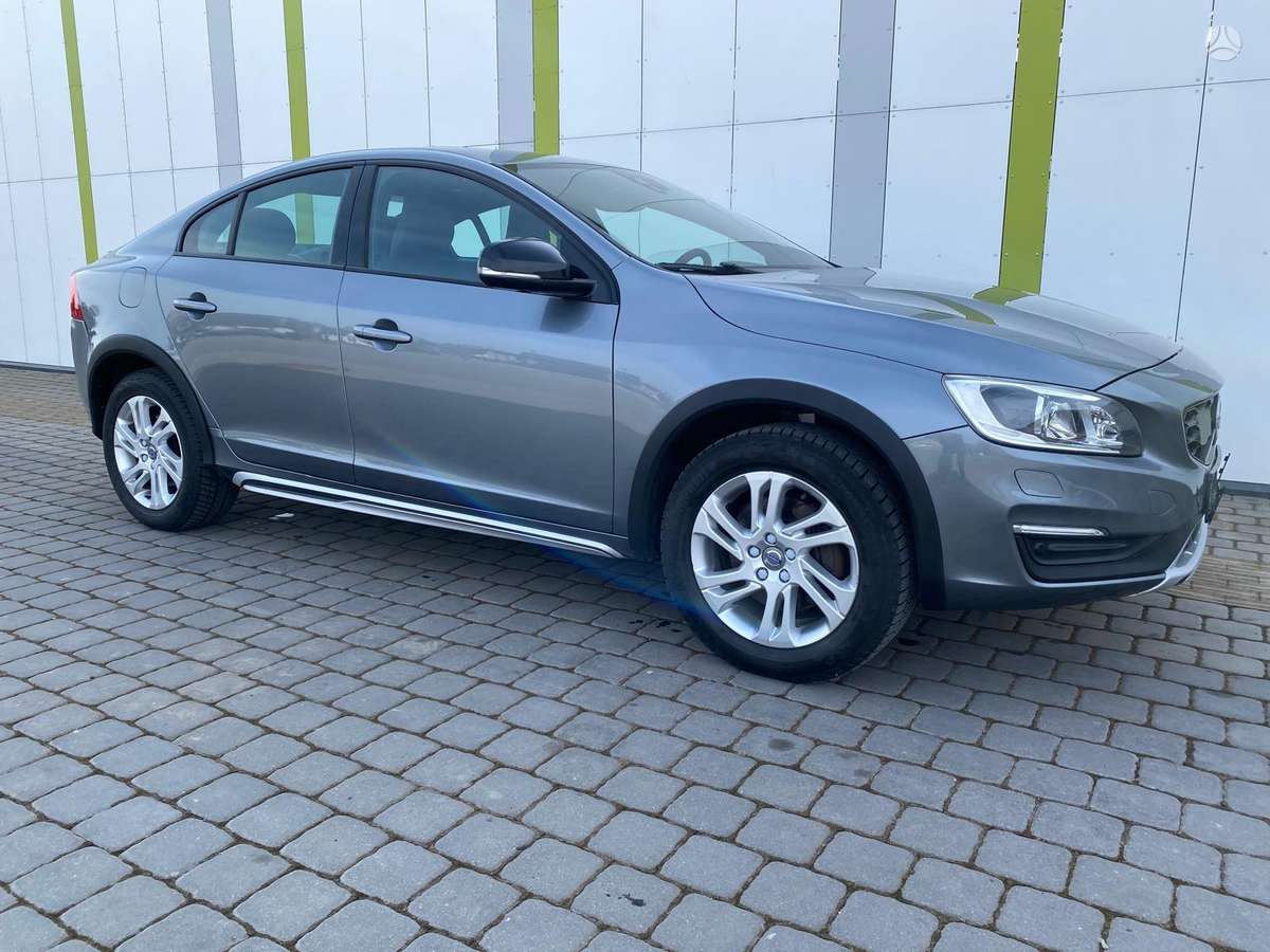 Volvo S60 Cross Country - 7