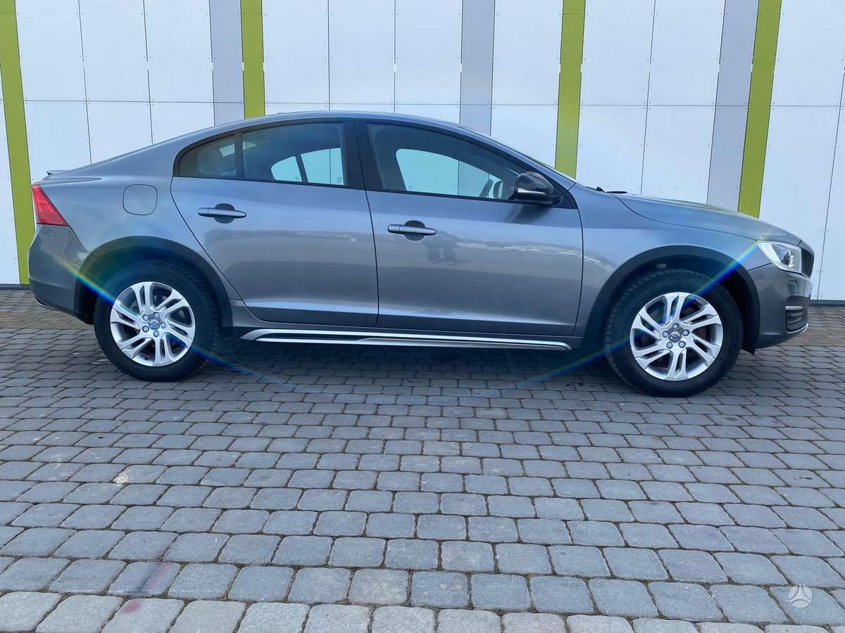 Volvo S60 Cross Country - 6