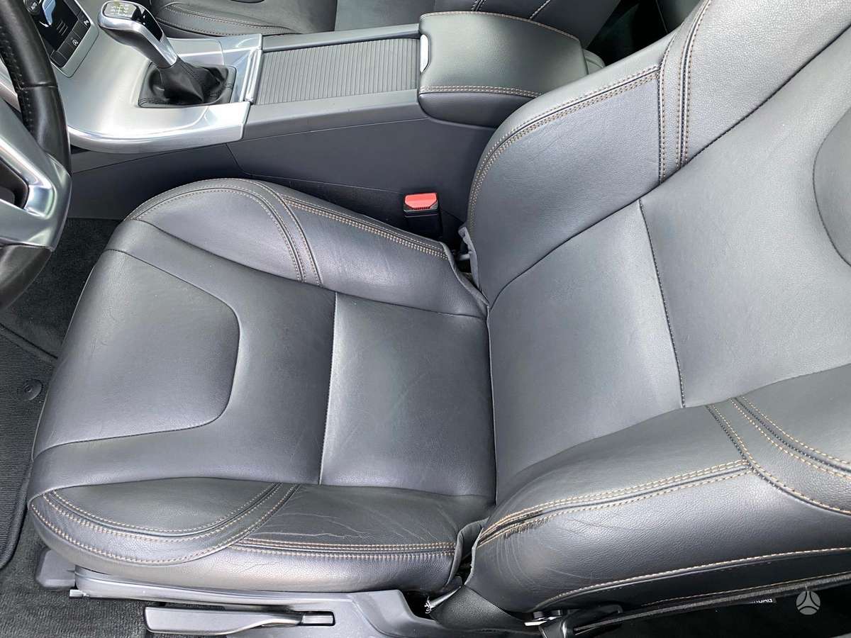 Volvo S60 Cross Country - 10