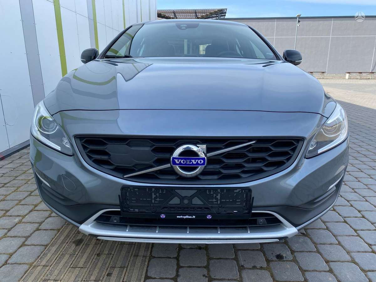 Volvo S60 Cross Country - 8