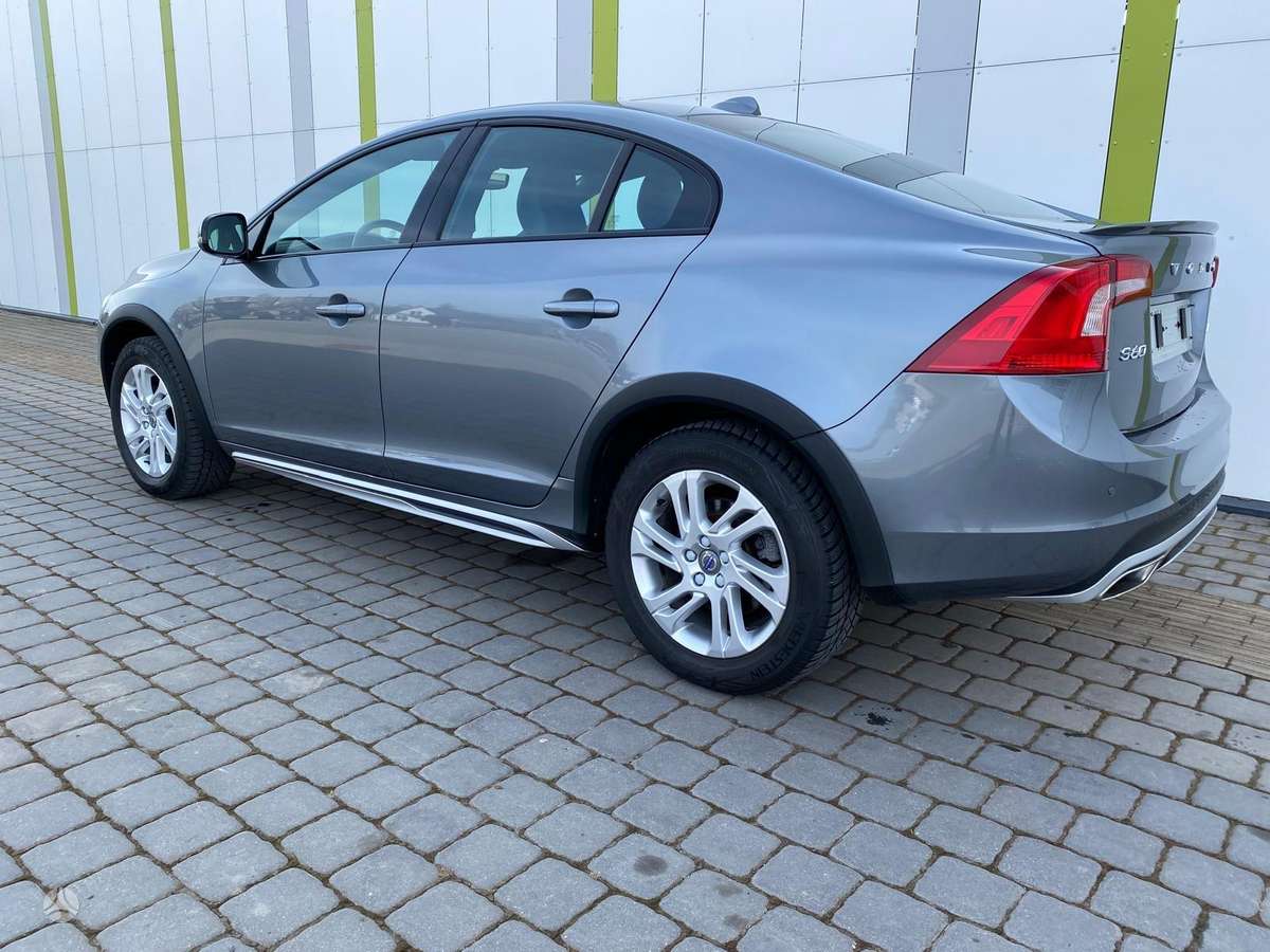Volvo S60 Cross Country - 3