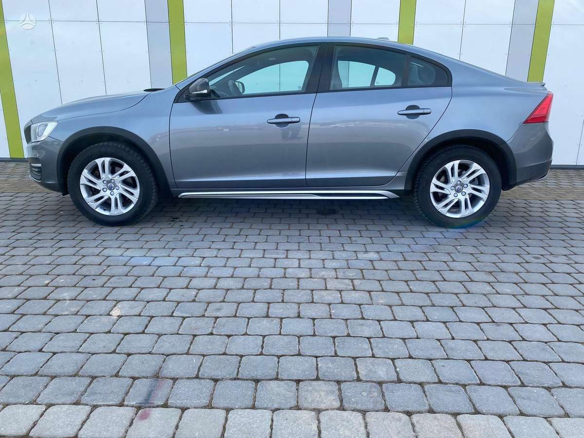 Volvo S60 Cross Country - 2