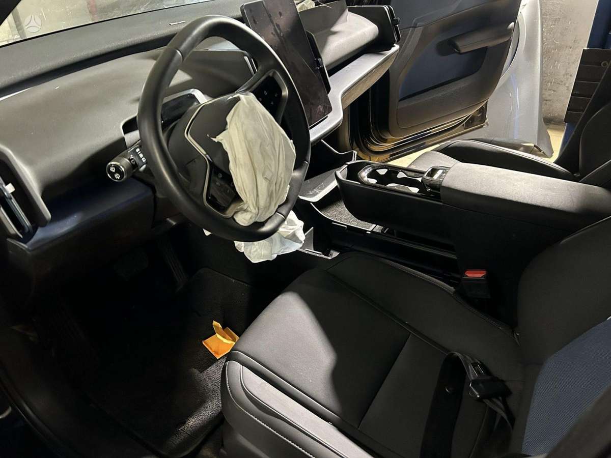 Volvo EX30 dalimis