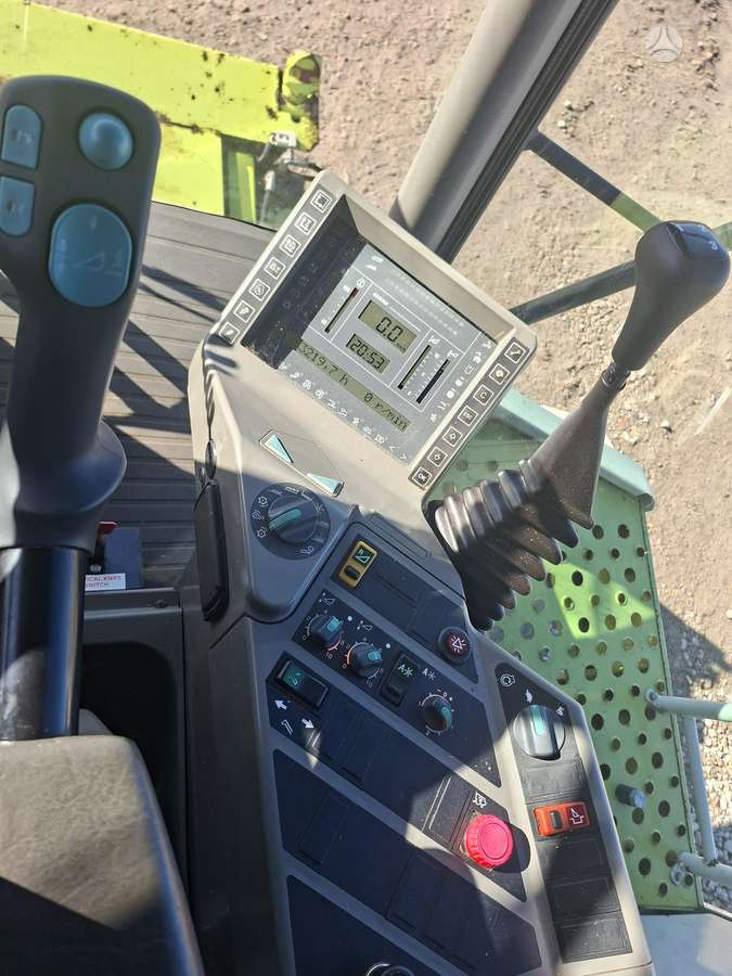 Claas LEXION 410, combine harvesters