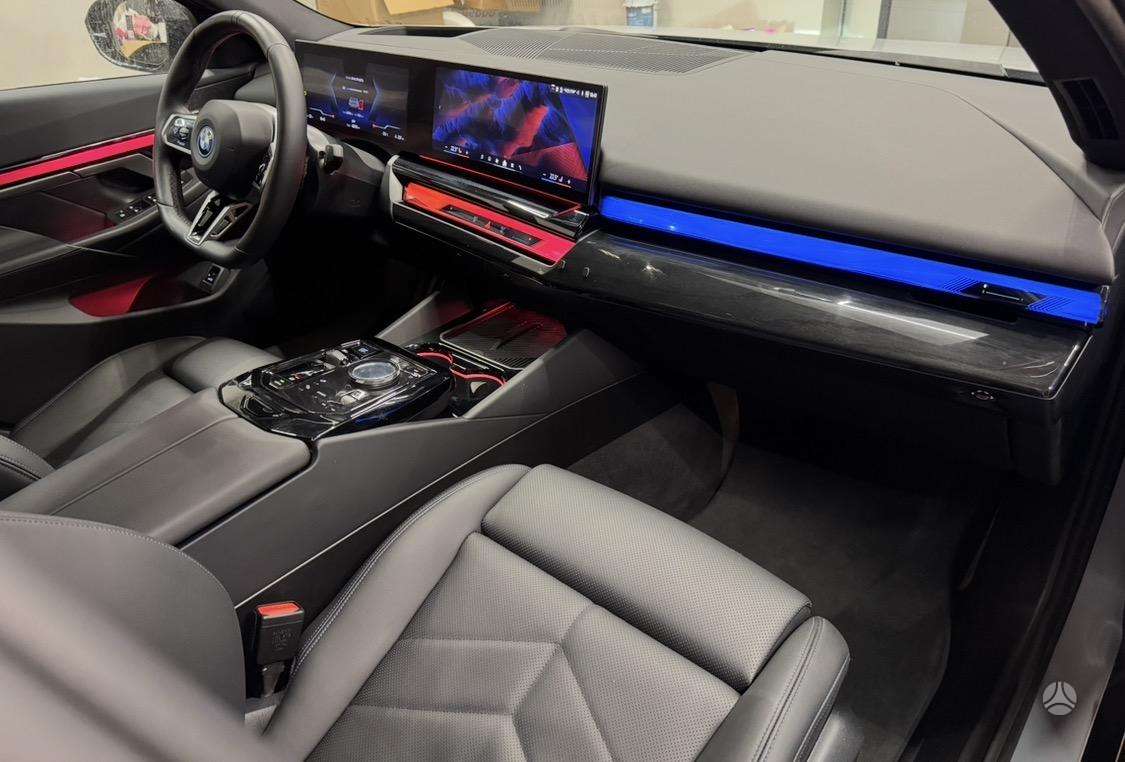 BMW i5, 81 кВт·ч, Седан