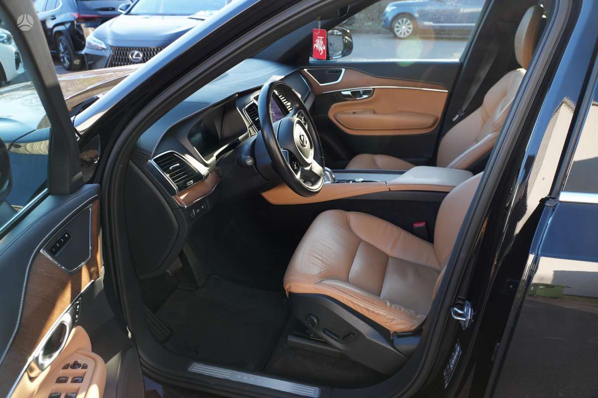 Volvo XC90 - 9