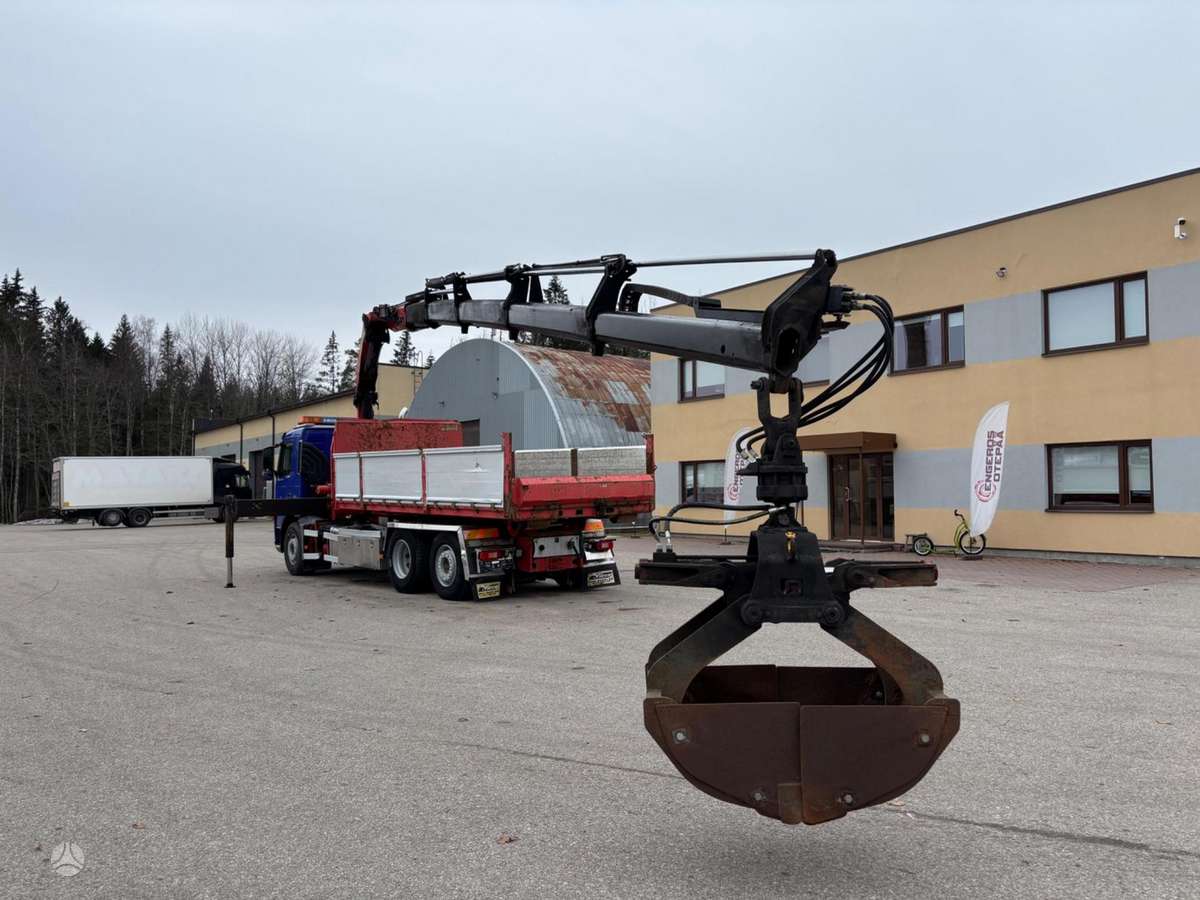 Volvo FM 400, su kranu