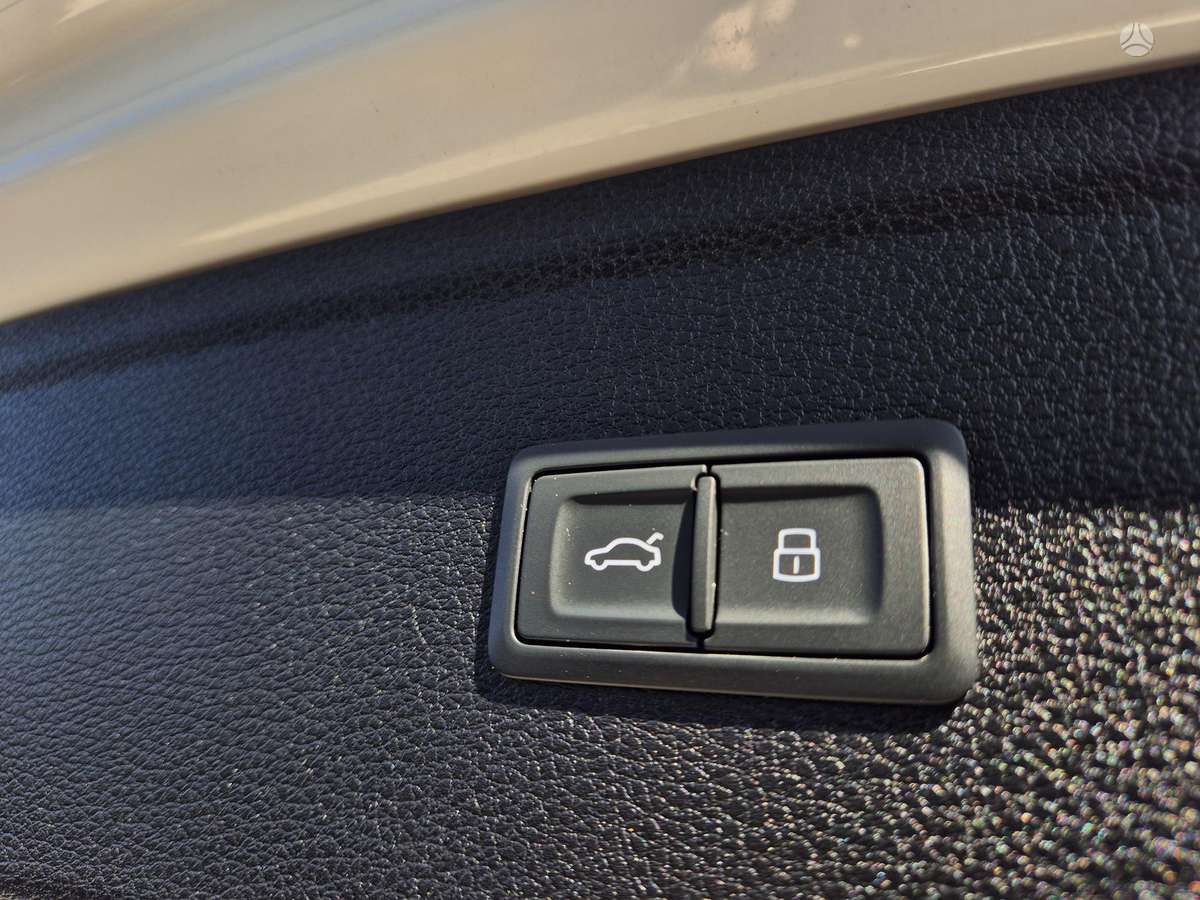 Audi Q5, 2.0 l., off-road / crossover