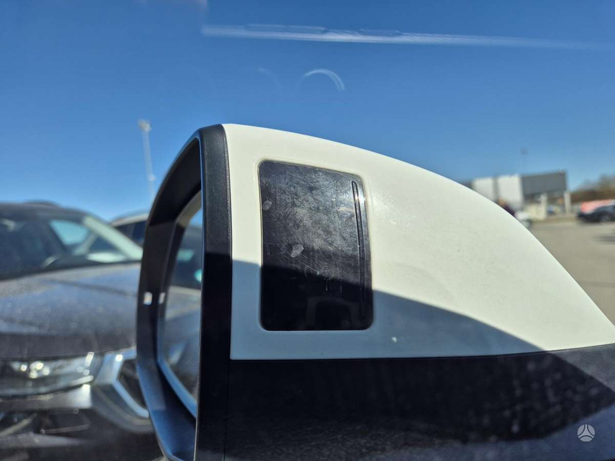 Audi Q5, 2.0 l., off-road / crossover