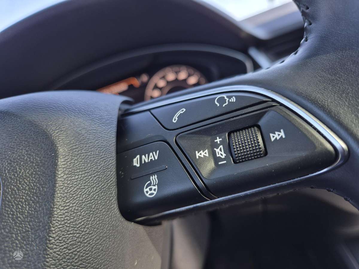 Audi Q5, 2.0 l., off-road / crossover
