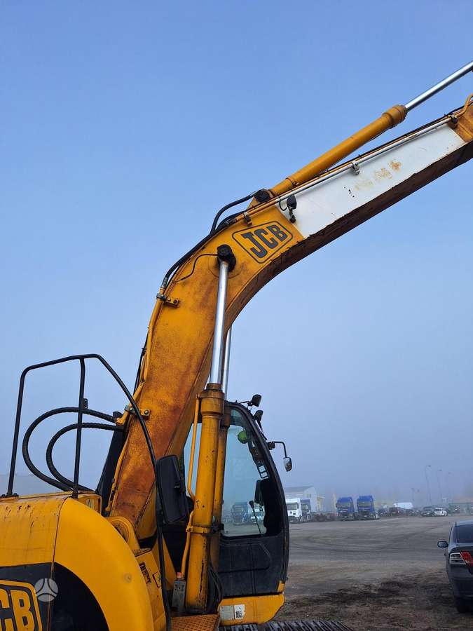 JSB JS220, экскаваторы
