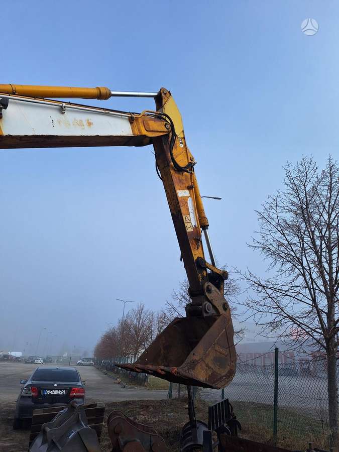 JSB JS220, экскаваторы