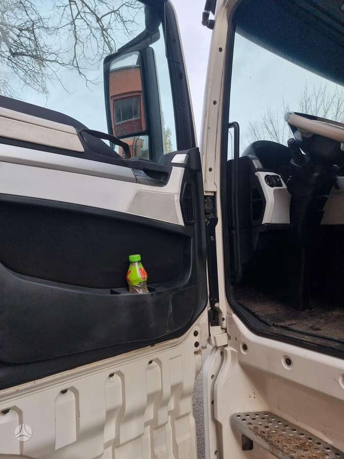 MAN TGX, double sleeper