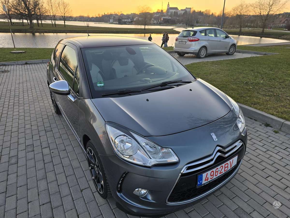 Citroen DS3, 1.6 l., hatchback