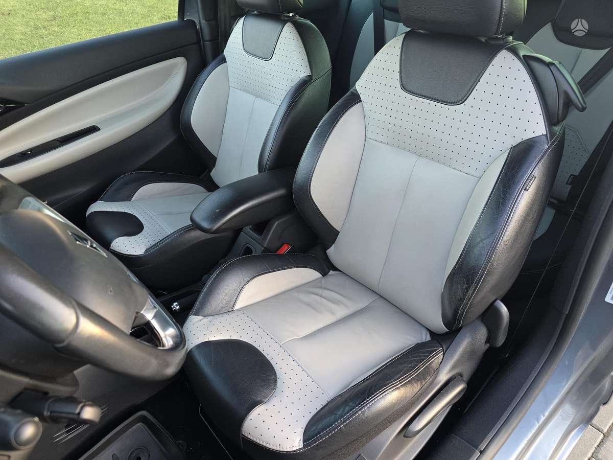Citroen DS3, 1.6 l., hatchback