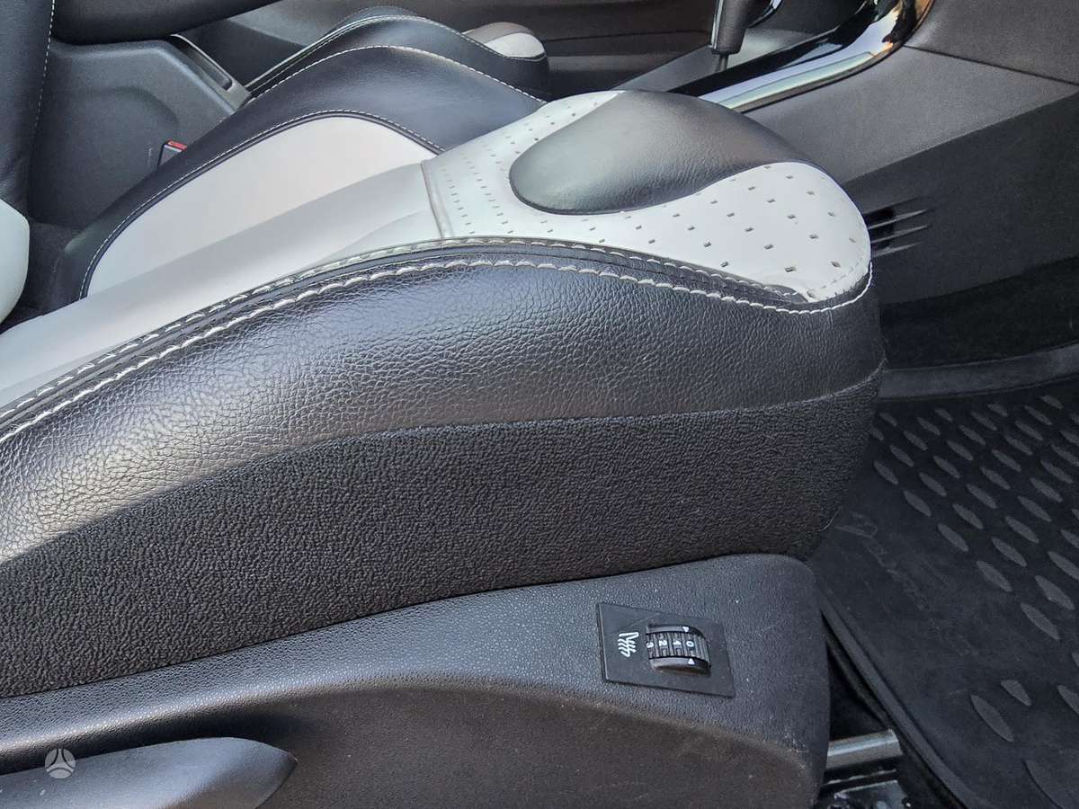 Citroen DS3, 1.6 l., Хэтчбек