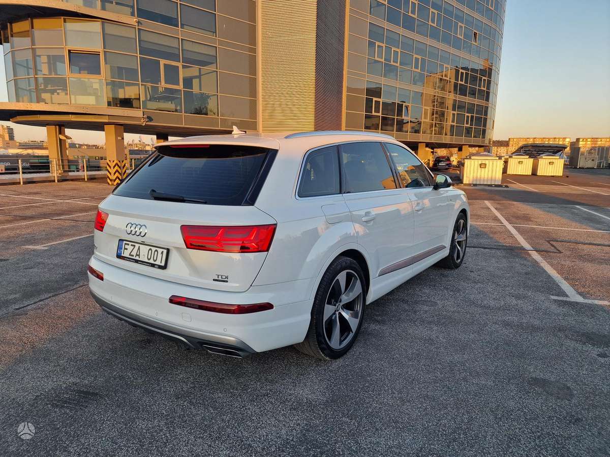 Audi Q7, 3.0 l., off-road / crossover