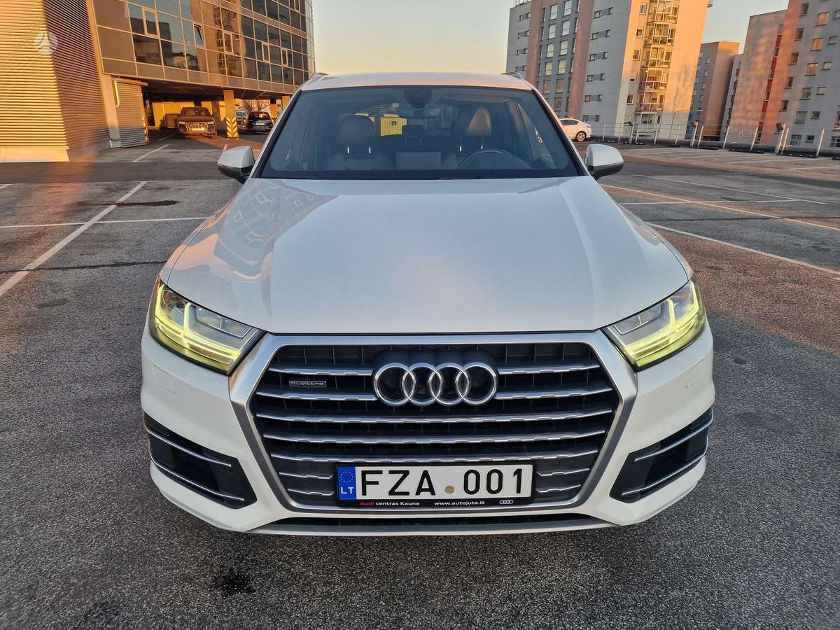 Audi Q7, 3.0 l., off-road / crossover