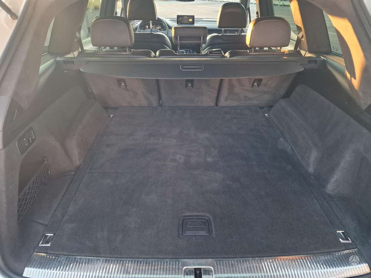 Audi Q7, 3.0 l., off-road / crossover
