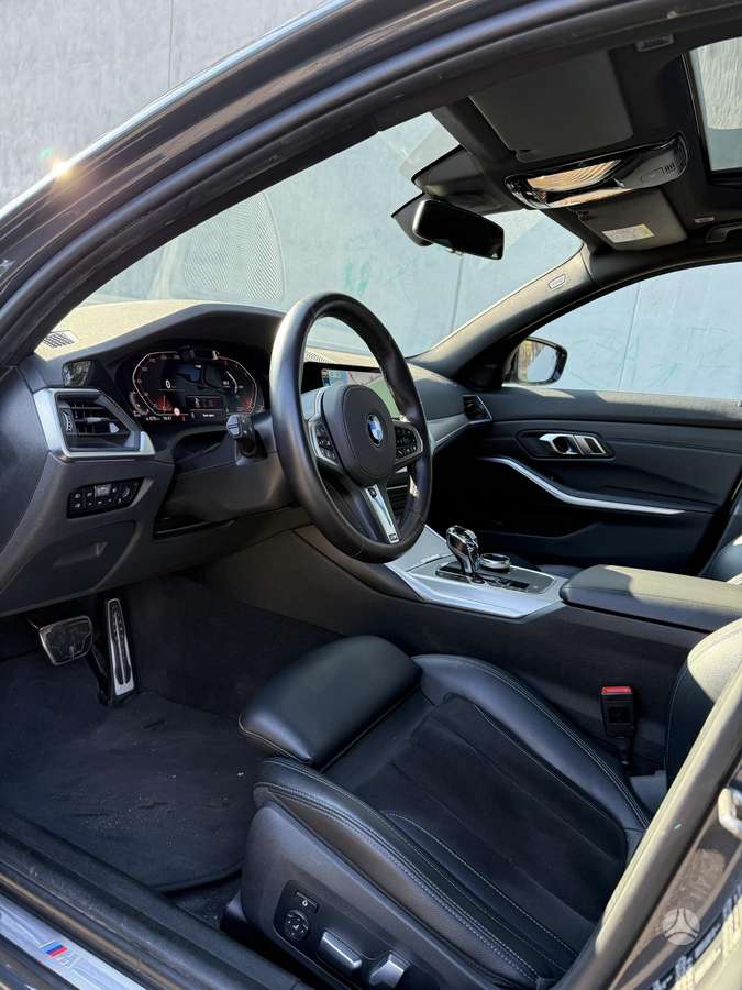 BMW 330, 3.0 l., Седан