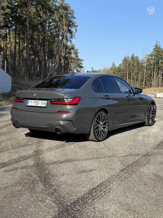 BMW 330, 3.0 l., Седан