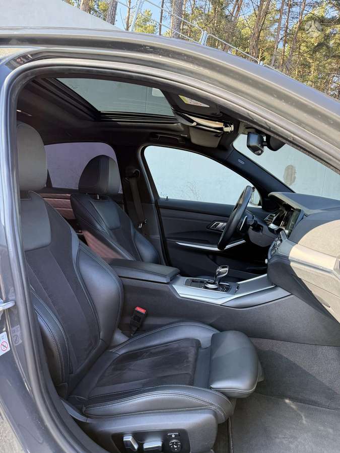 BMW 330, 3.0 l., Седан