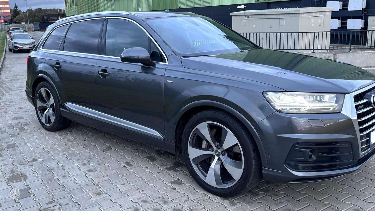 Audi Q7, 3.0 l., off-road / crossover