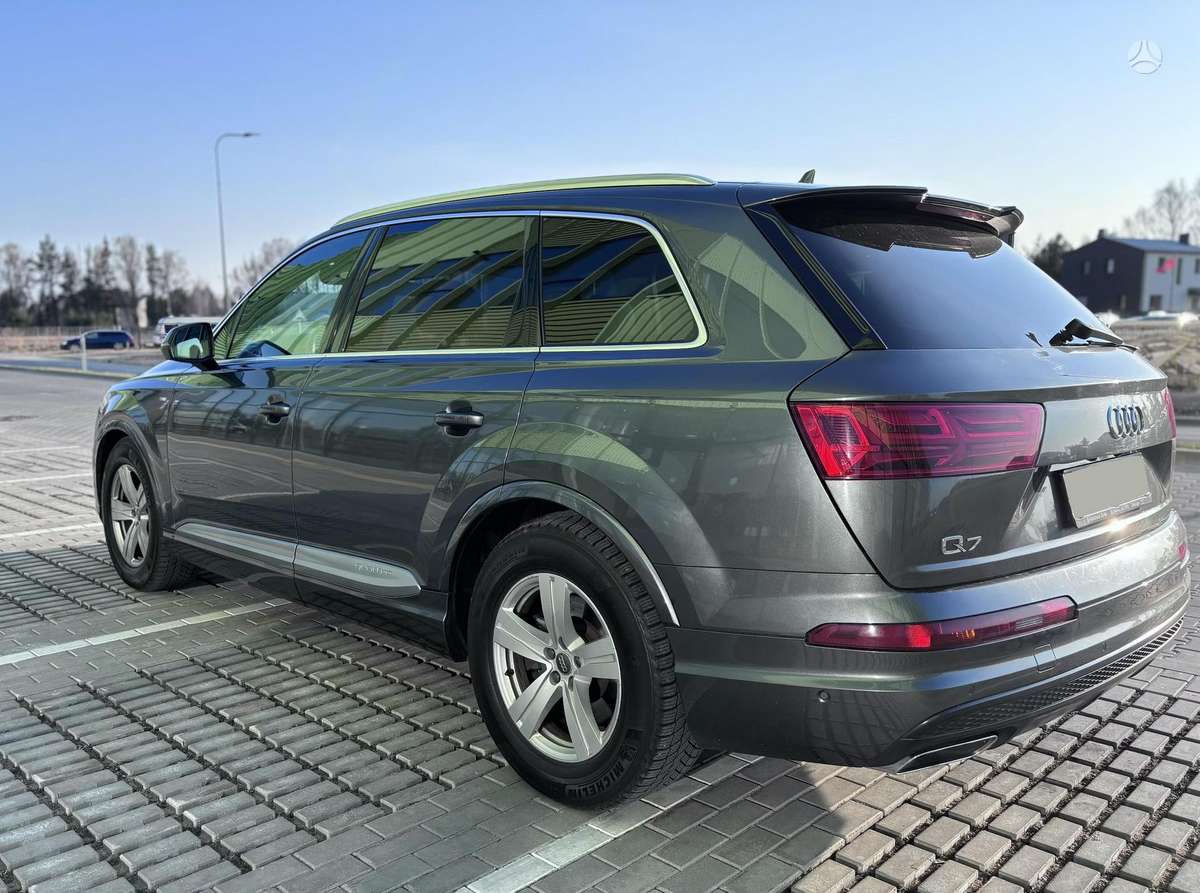 Audi Q7, 3.0 l., off-road / crossover