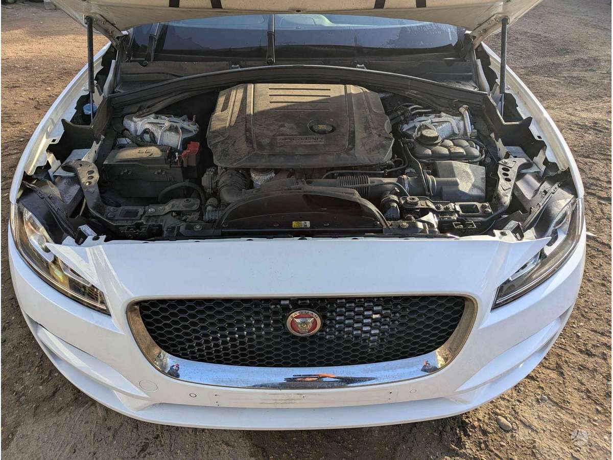 Jaguar F-Pace двигатель