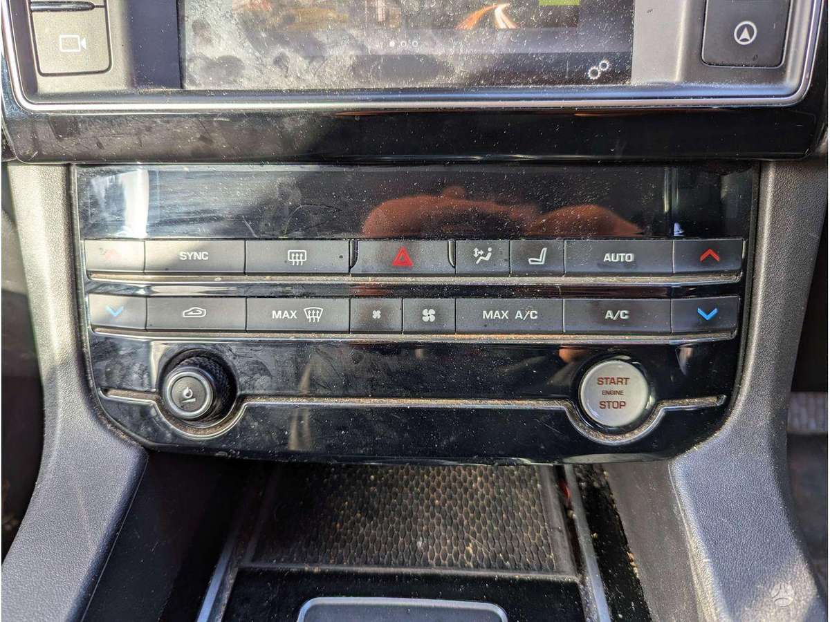 Jaguar F-Pace двигатель