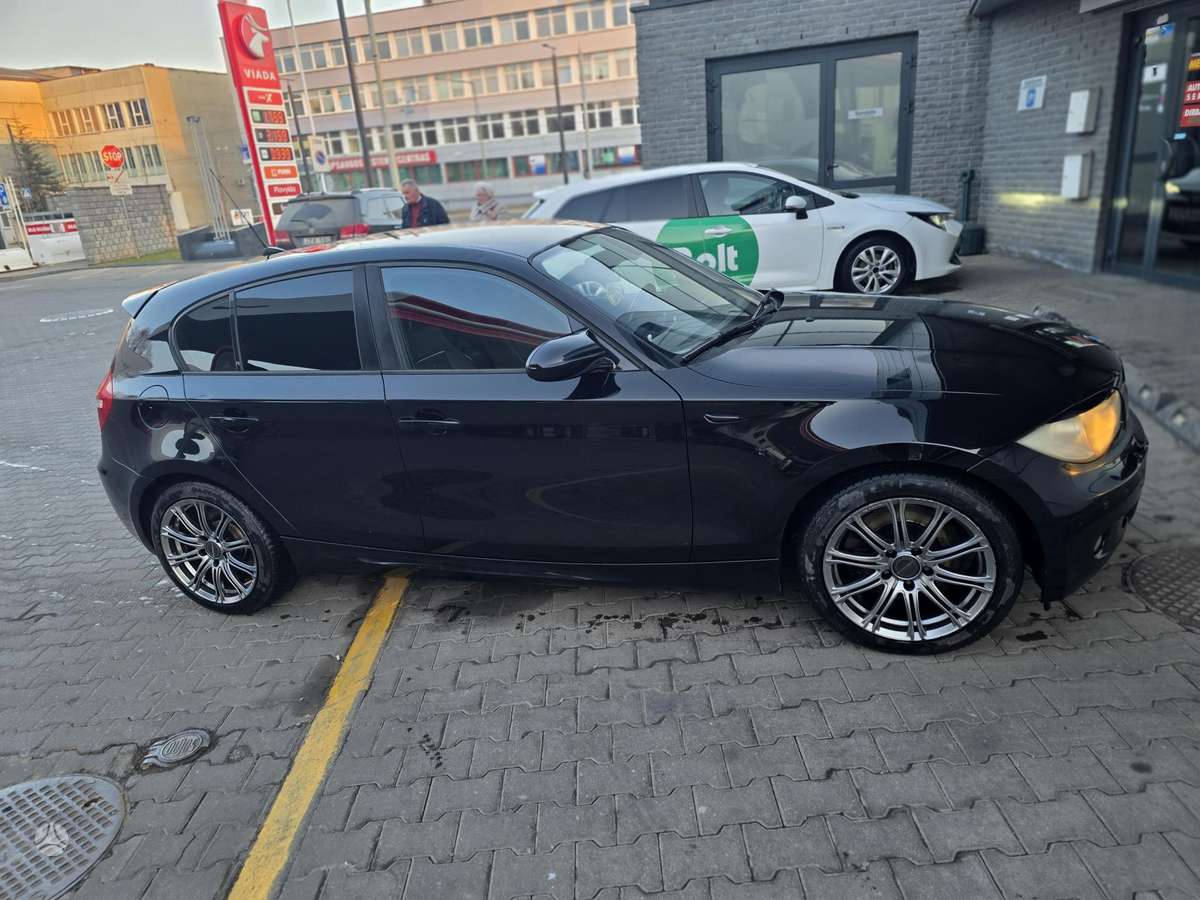 BMW 123, 2.0 l., hatchback