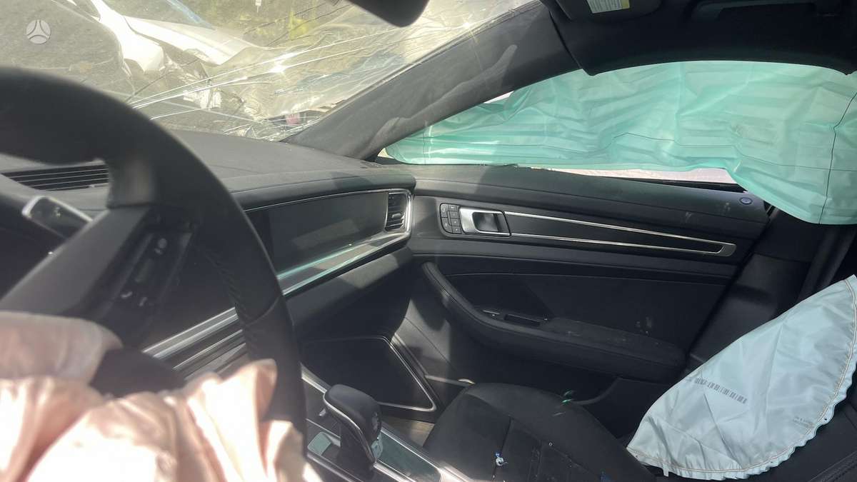 Porsche Panamera - 9