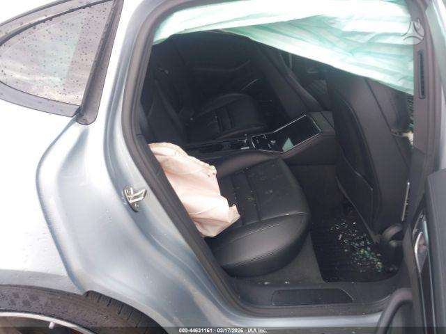 Porsche Panamera - 12