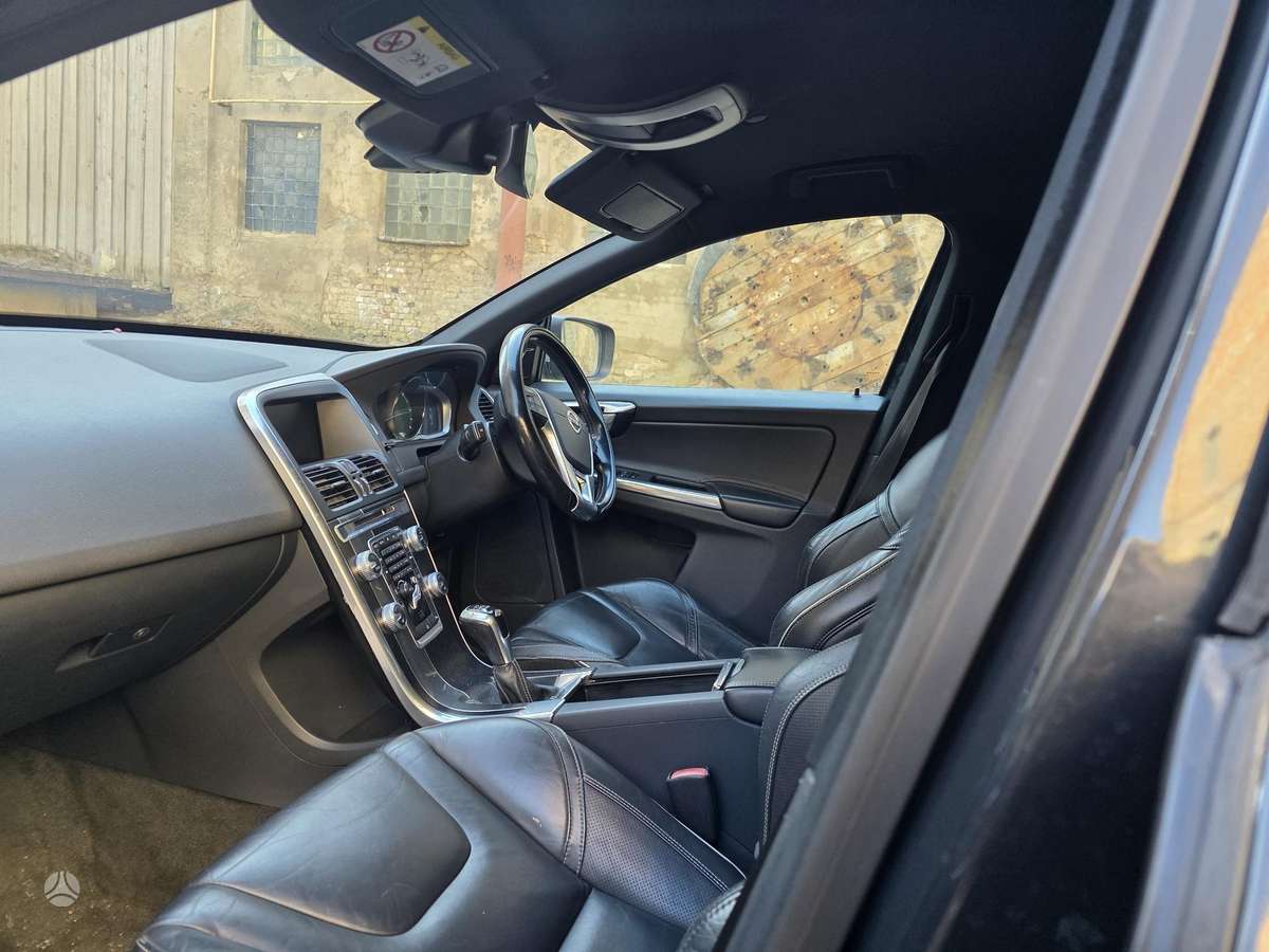 Volvo XC60 Spalva 492 46